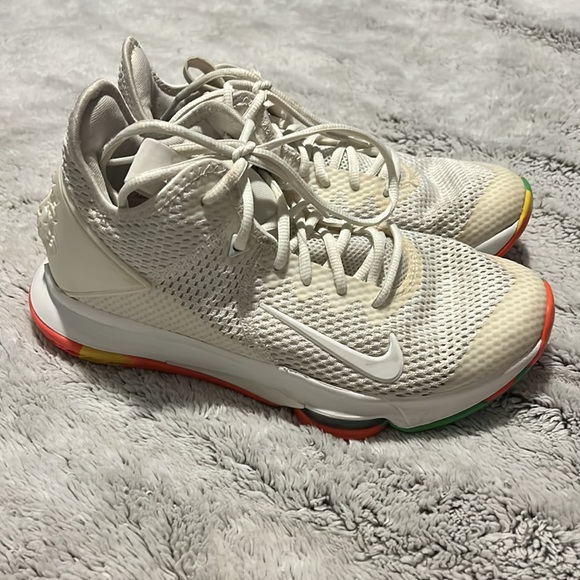 Nike Lebron Witness IV color camo - Picture 3 of 6